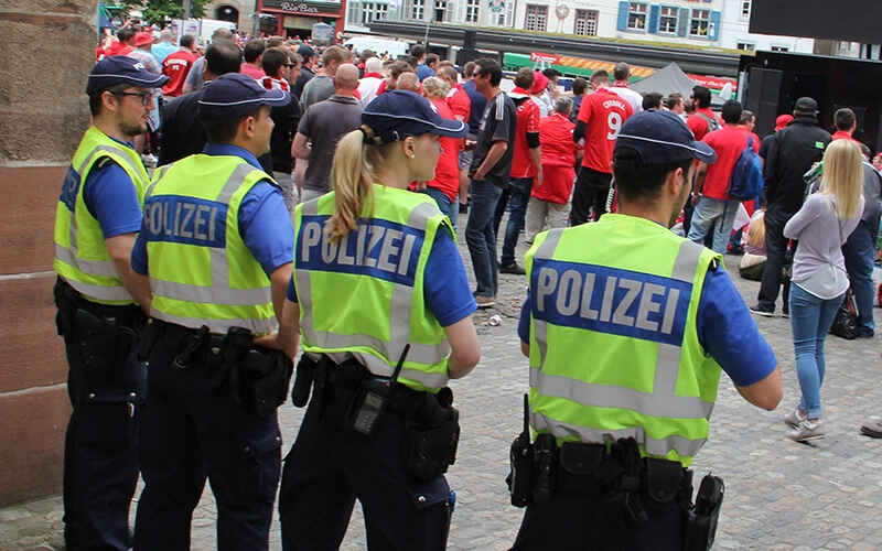 Schweizer Polizei Aus Dem Ausland Anrufen www.institut-police.ch
